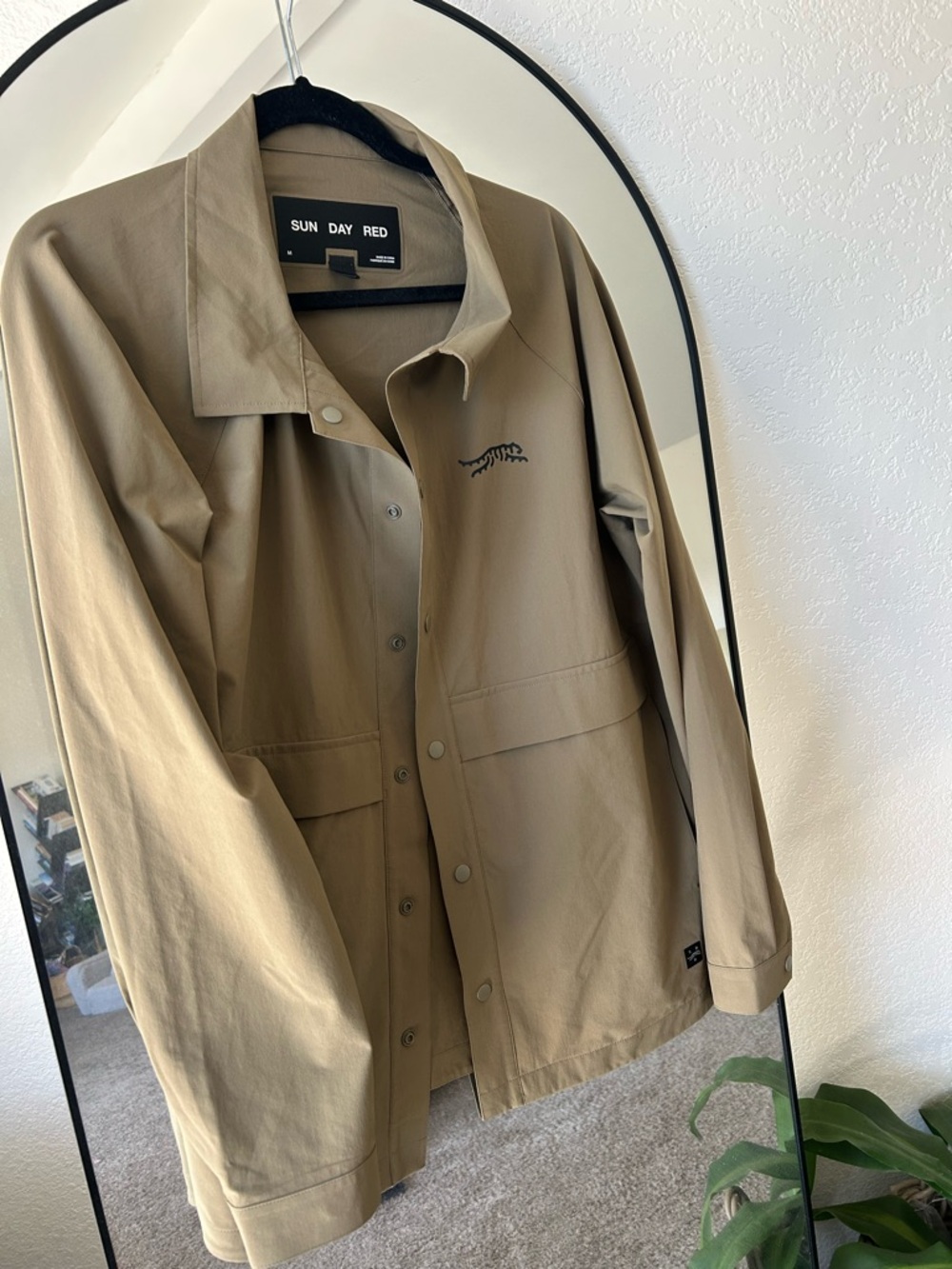 SUN DAY RED Men's Tan Performance Coach Jacket